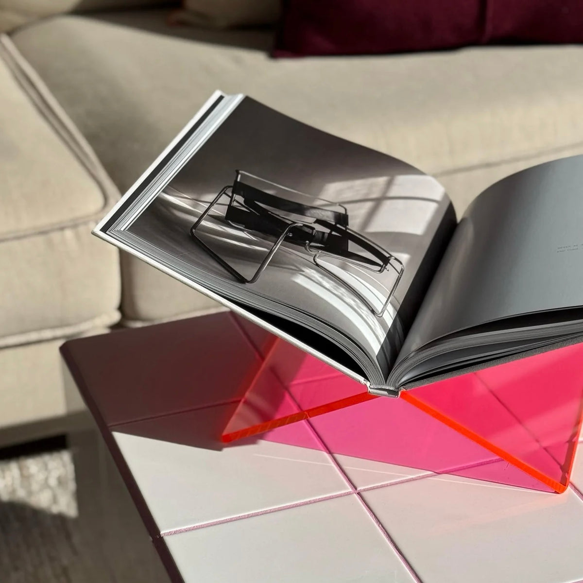 Boekenstandaard - Fuchsia