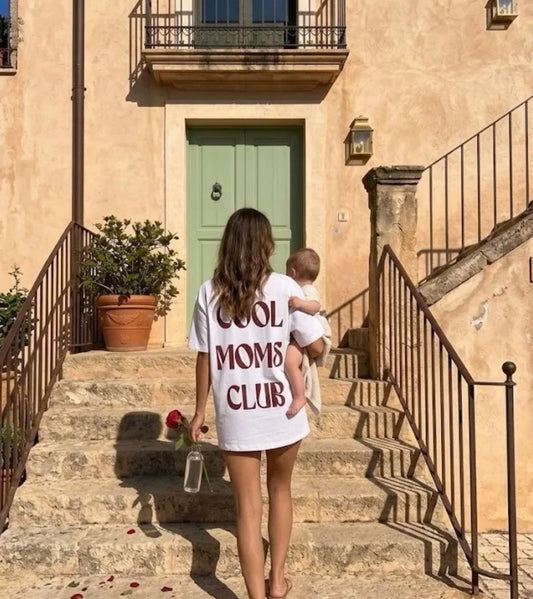 Tshirt ‘Cool Moms Club’ - Wit
